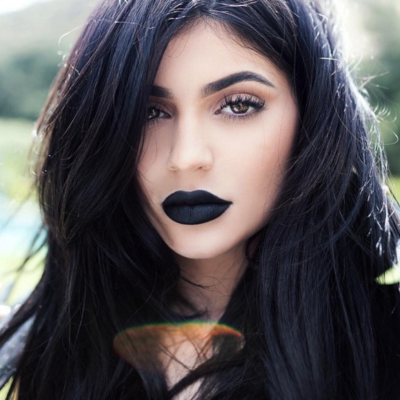 Kylie Dead of Knight lip kit - Picture 6 of 6